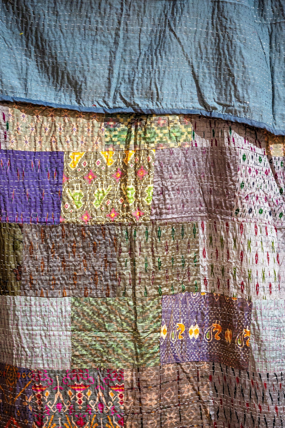 Bohome Collection Vintage Silk kantha Bedspread Boho Chic Original Bedding Home Textiles Indian Sari Quilt Tapestry Bedroom Decor
